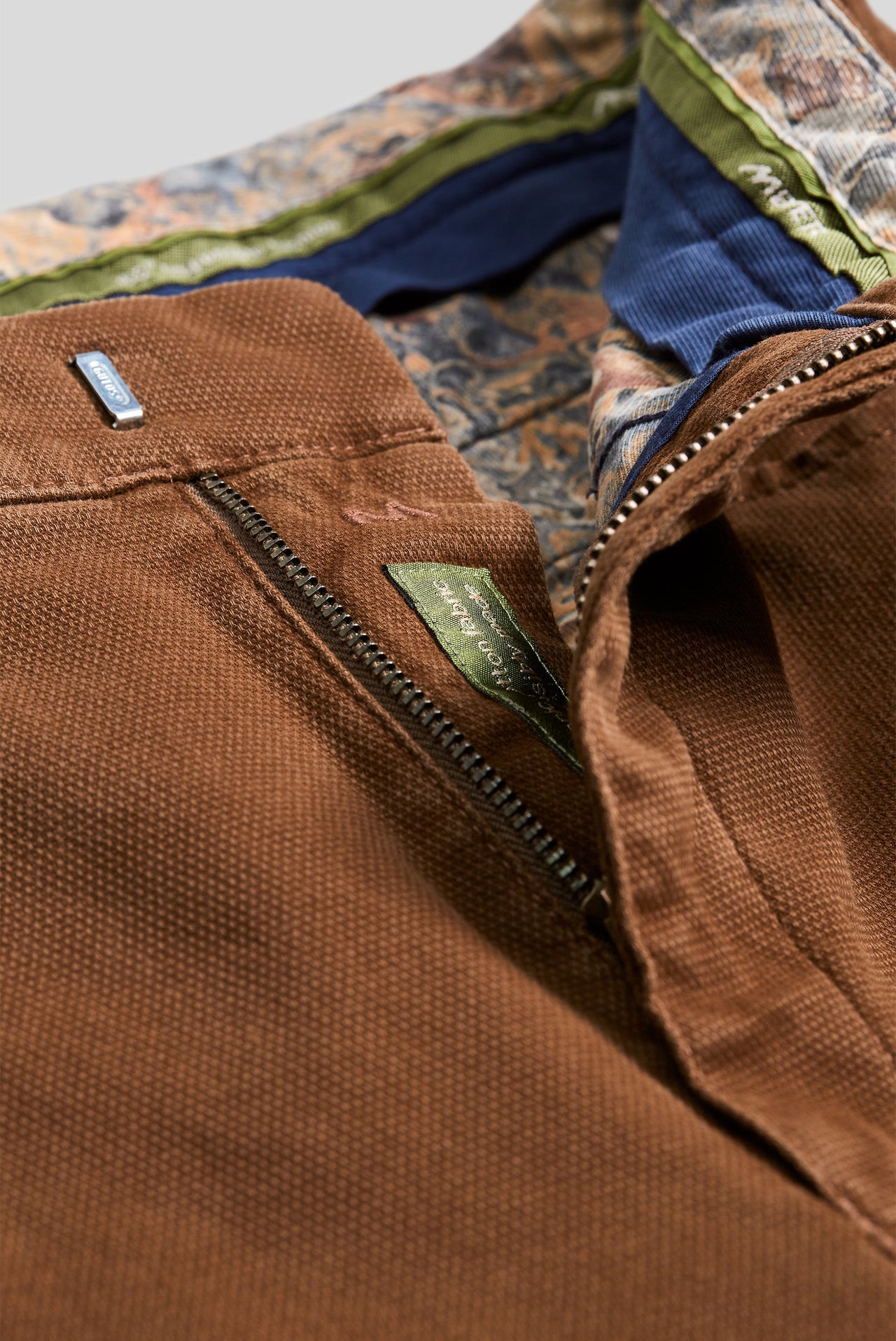 Dublin 2-5582 MICRO STRUCTURE ∙ SWING POCKET